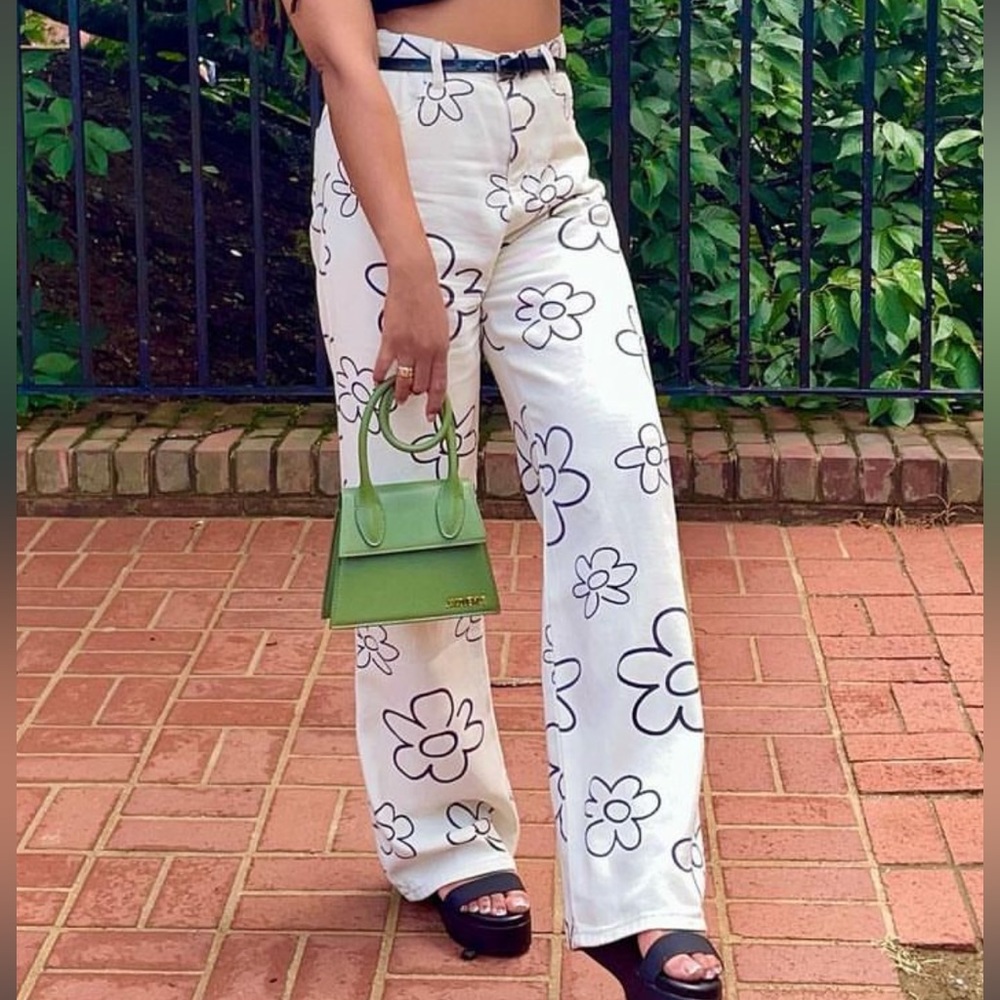 Miss LoLa Flower Denim Jeans (SIZE MEDIUM)
